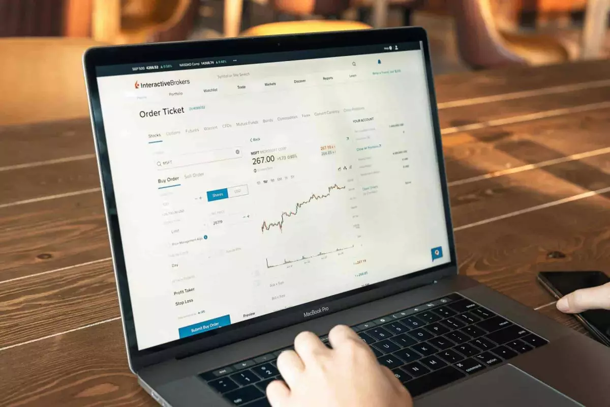 Jakým sektorům se vyhýbají hodnotoví investoři a vy byste měli také