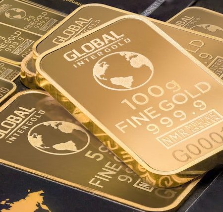 Cena zlata se dostala na úroveň 1800 dolarů za unci